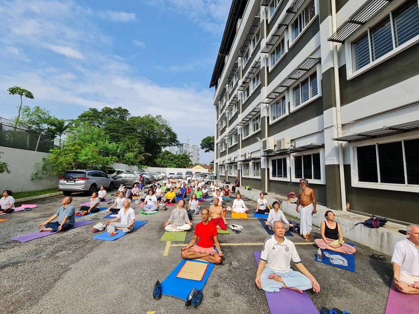 Sun-meditation-in-Malaysia