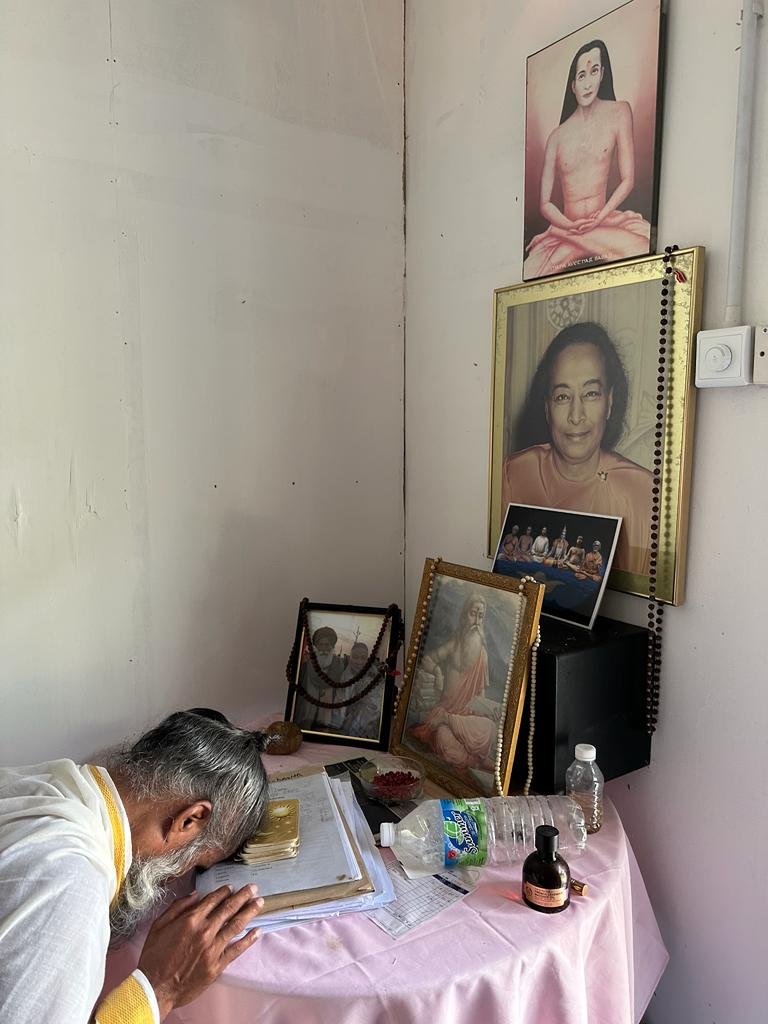 sunyogi-pranam-to-babaji