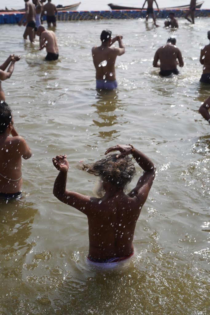 sunyogi-dips-mahakumb2025