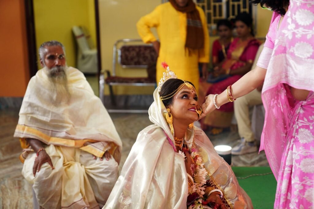 Tiyasa-happy-marraige-Smita-ma-Sunyogi