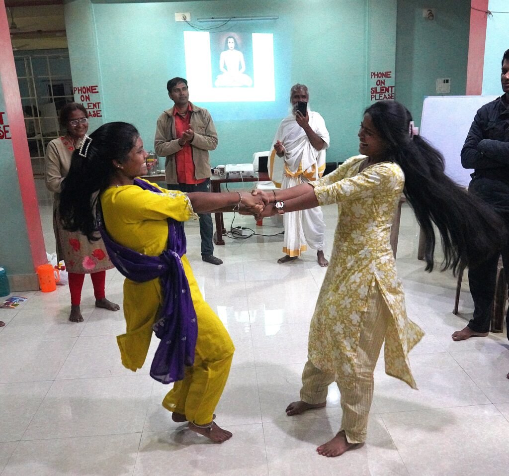 The last day finsihed with some cultural dance.